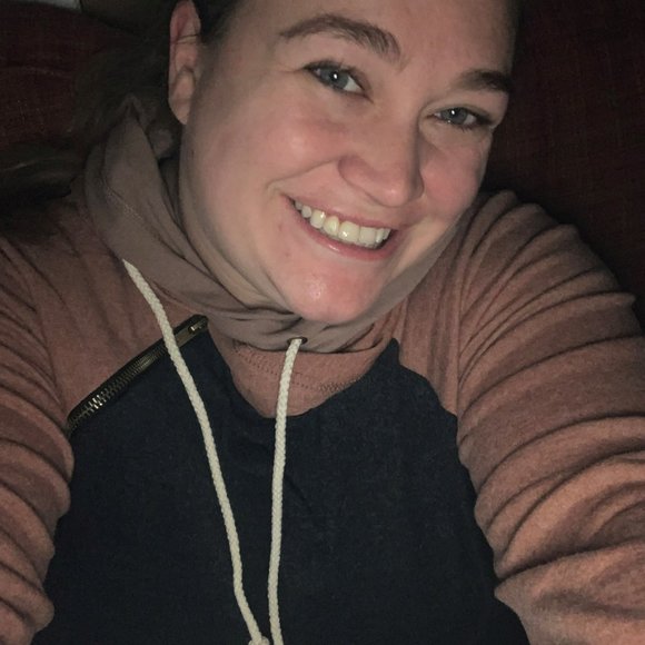 Meet your Posher, Linsey - Picture 2 of 3